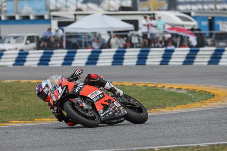 Josh Herrin con la Panigale V2 del team Warhorse HSBK Racing Ducati concede il bis alla Daytona 200