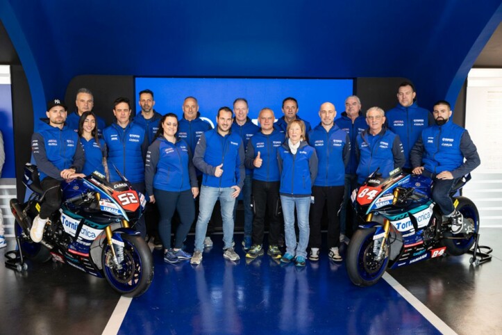 DMR Racing, nuova formazione di riferimento Yamaha Motor Italia, toglie i veli alle due R1 al via del CIV Superbike 2024 con Alessandro Delbianco e Riccardo Russo
